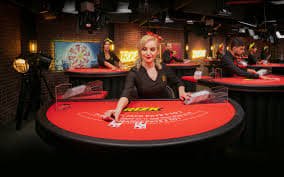 Người chơi trải nghiệm game slot trực tuyến trên điện thoại tại vwin